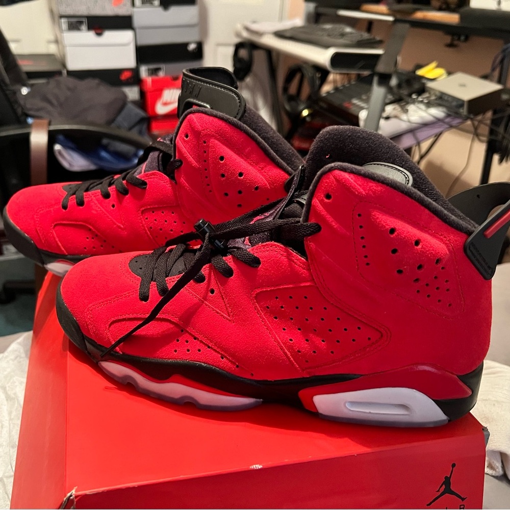 Air Jordan 6 Toro Retro